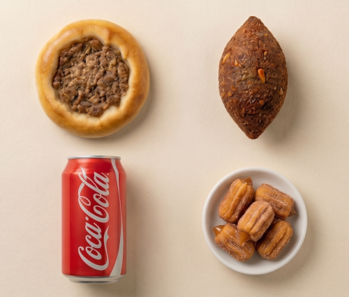 Esfirra e kibe + refri + porção P de mini churros